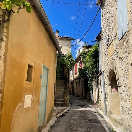 Charmante Maison De Village Collias Экстерьер фото
