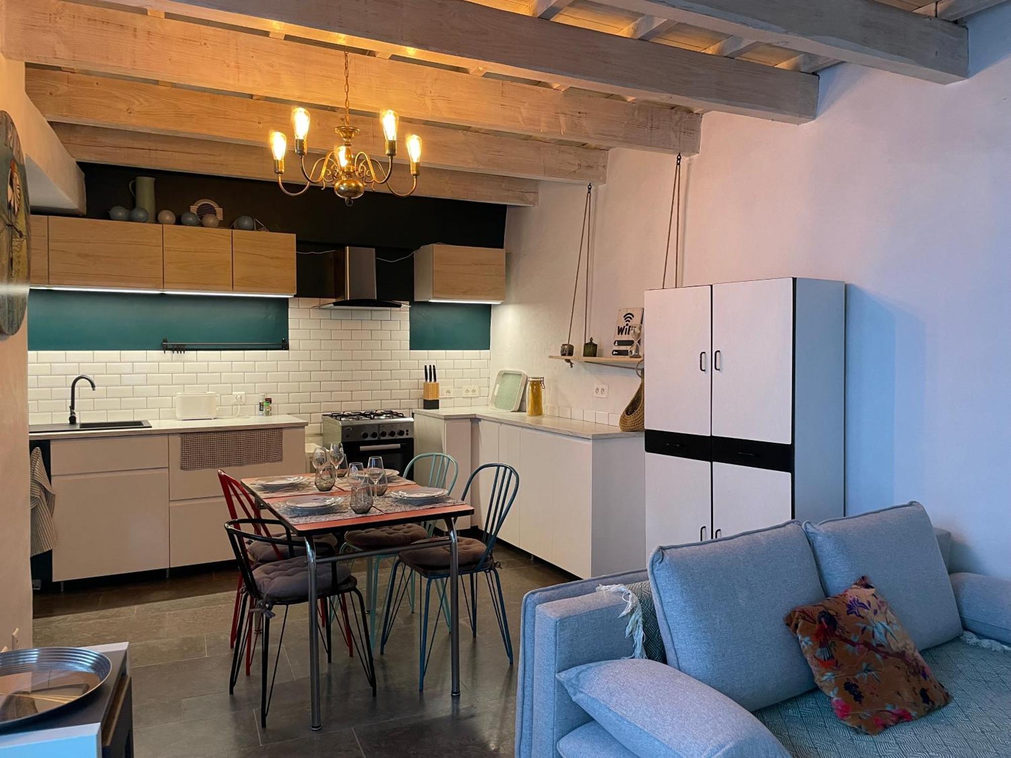 Charmante Maison De Village Collias Экстерьер фото